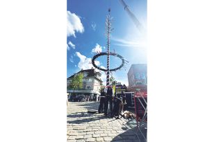 Maibaumaufstellen in Bad Schwartau