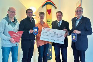 Rotarier spenden an KaSF