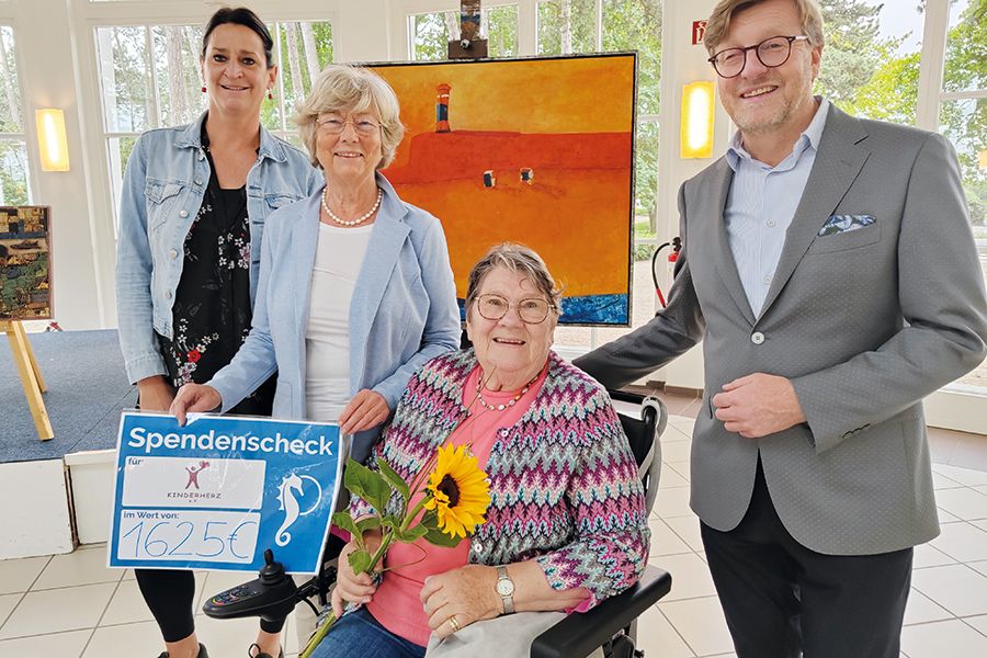 Döring-Aussstellung mit Spende an Kinderherz e.V.