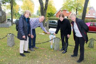 Infotafeln an "Todesmarsch-Stelen"