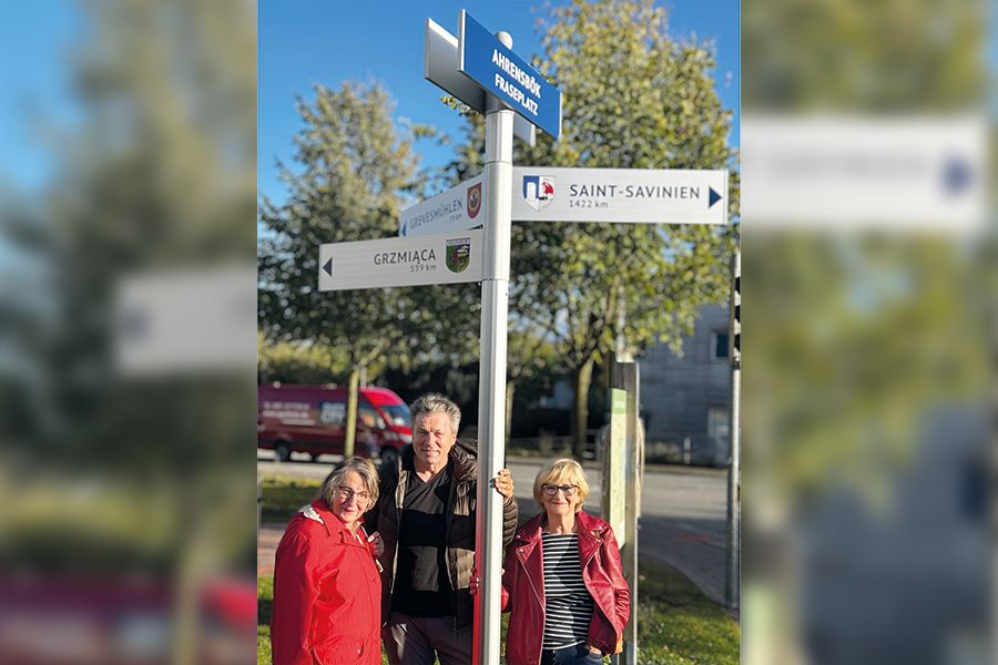 Ahrensbök: Neues Partnerschaftsschild