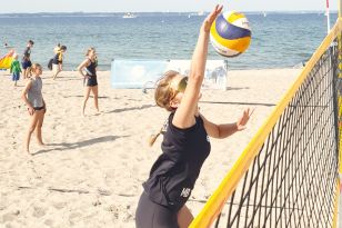 YouthBeach Club eröffnet Saison 2025