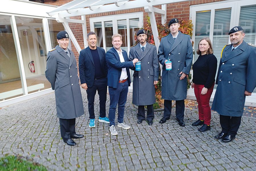 Soldaten sammeln für Kriegsgräberfürsorge 2025